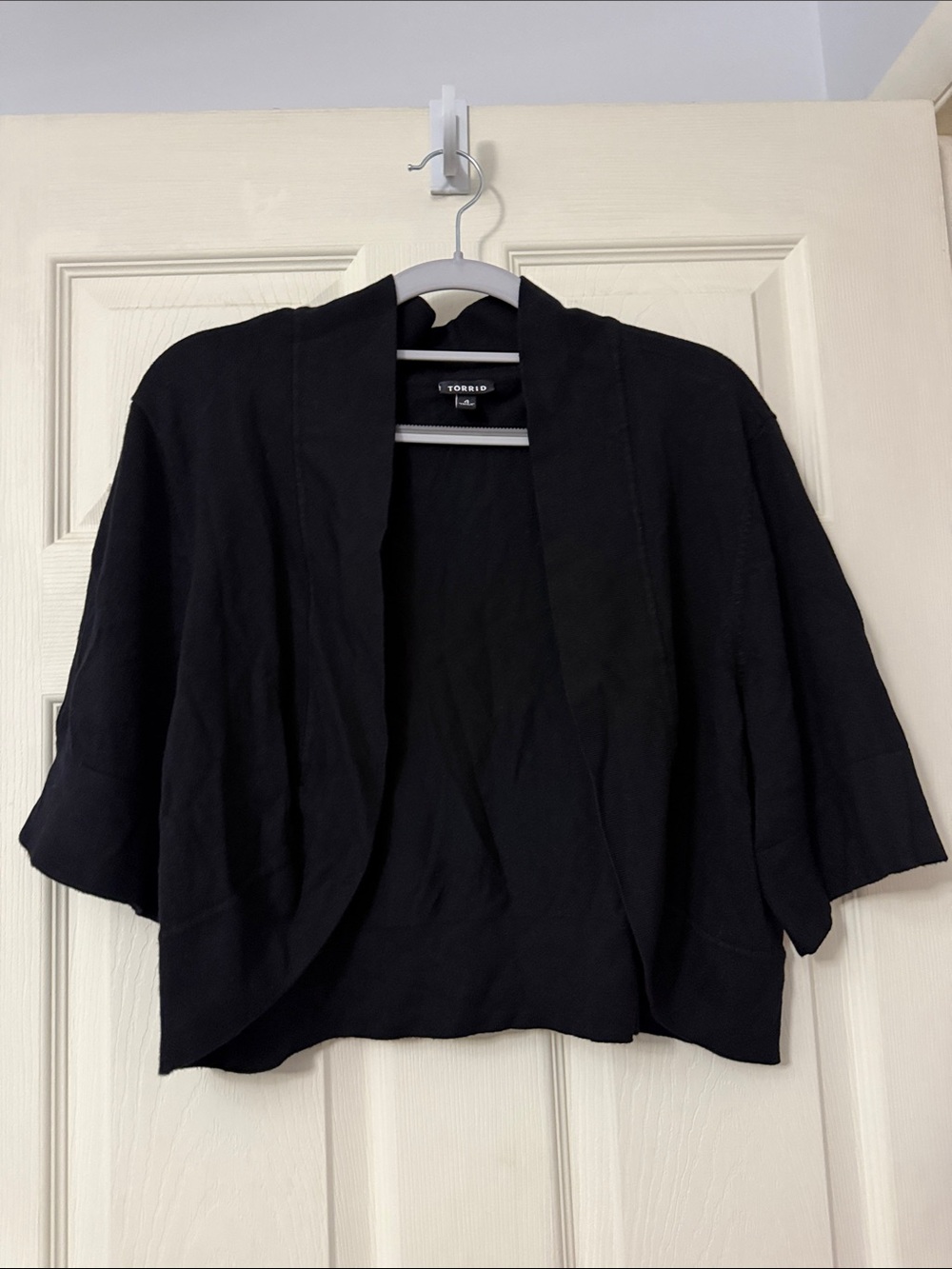 Torrid Black Open-Front Cropped Short Sleeve Shrug Sz 4, 4X, 26